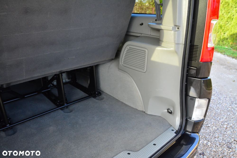 Renault Trafic FAP Grand Passenger Black Edition - 17