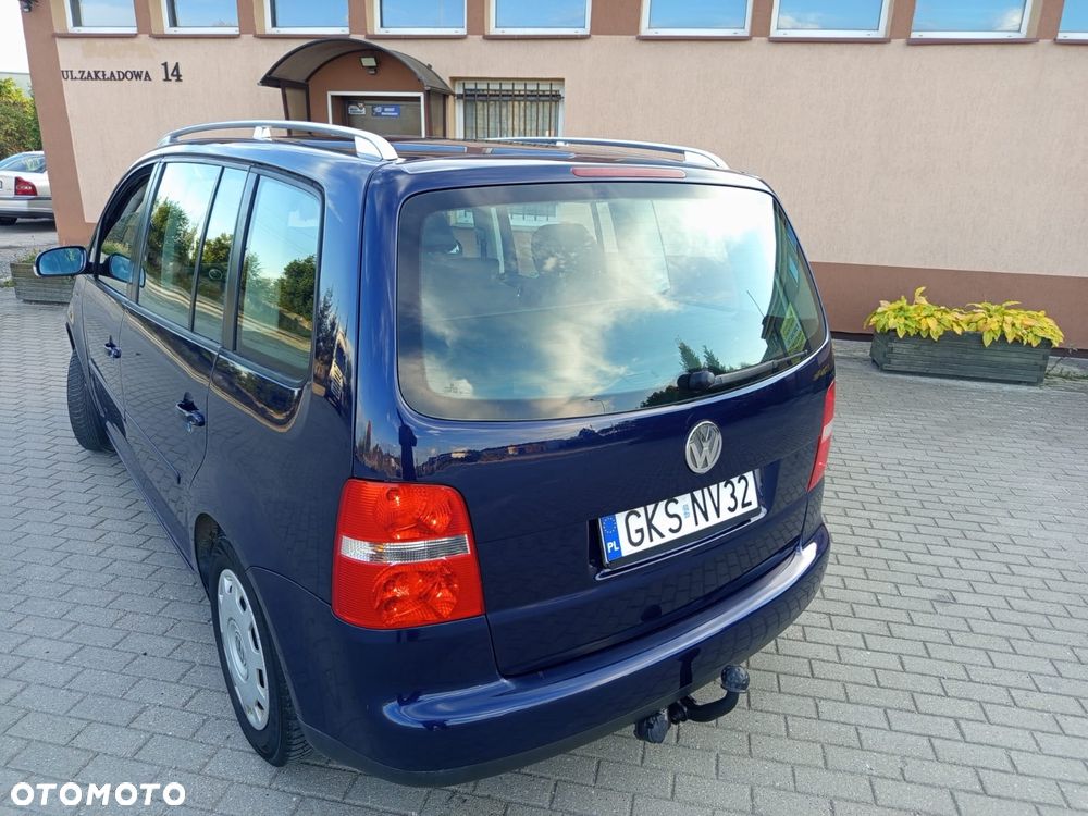 Volkswagen Touran 1.6 Basis - 10