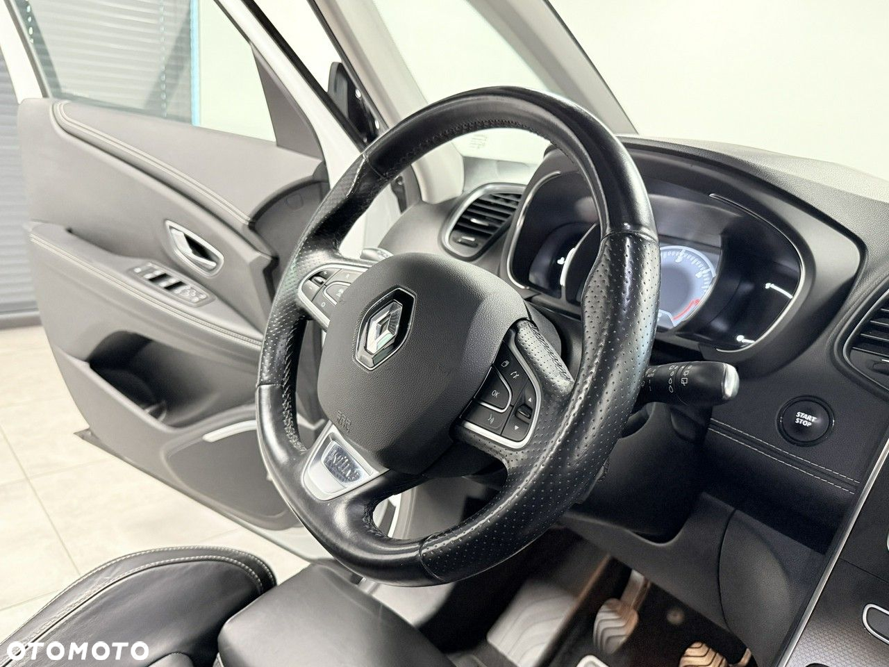 Renault Scenic ENERGY dCi 130 INITIALE PARIS - 40
