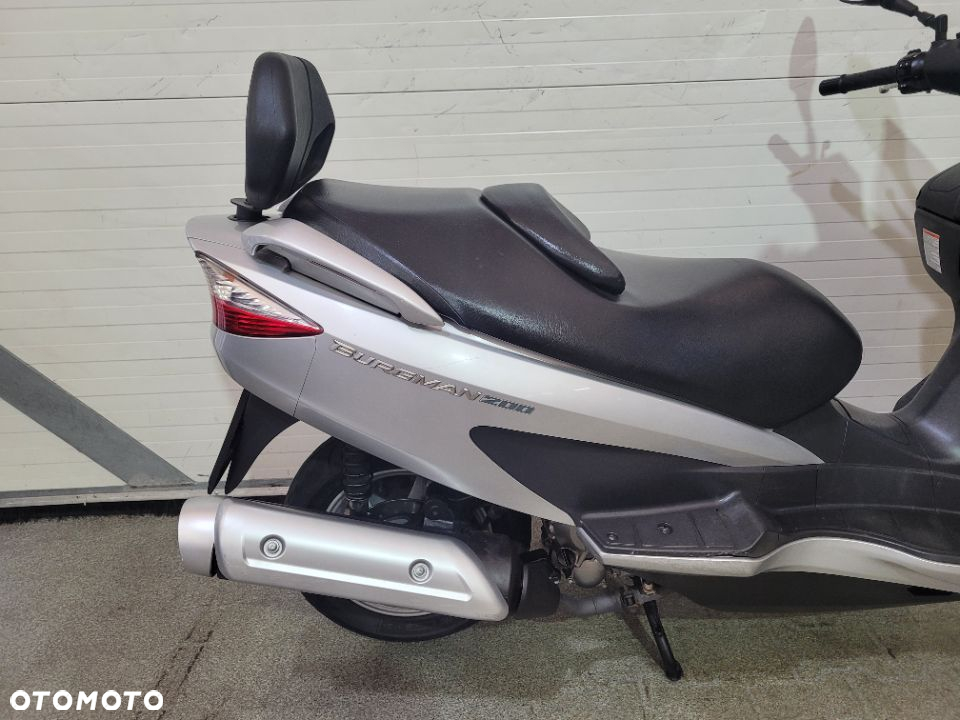 Suzuki Burgman - 12
