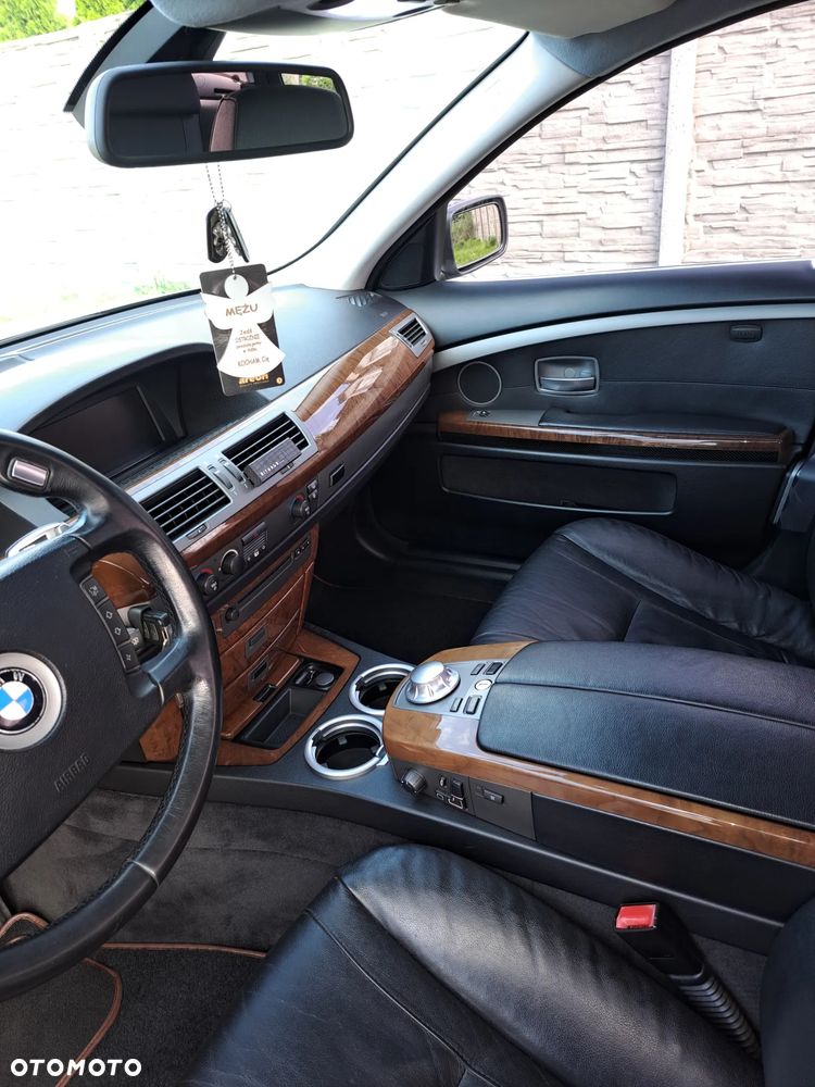 BMW Seria 7 - 26