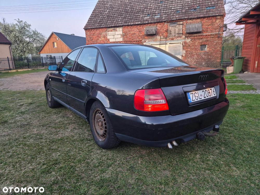 Audi A4 Limousine - 13