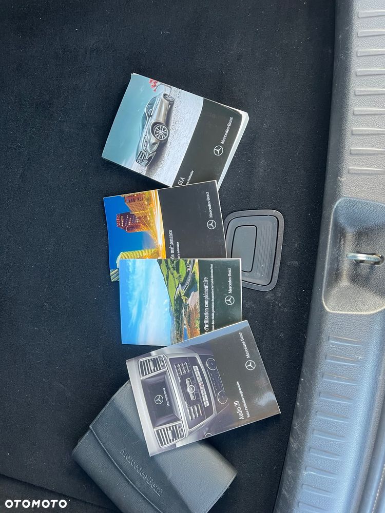 Mercedes-Benz GLA - 25