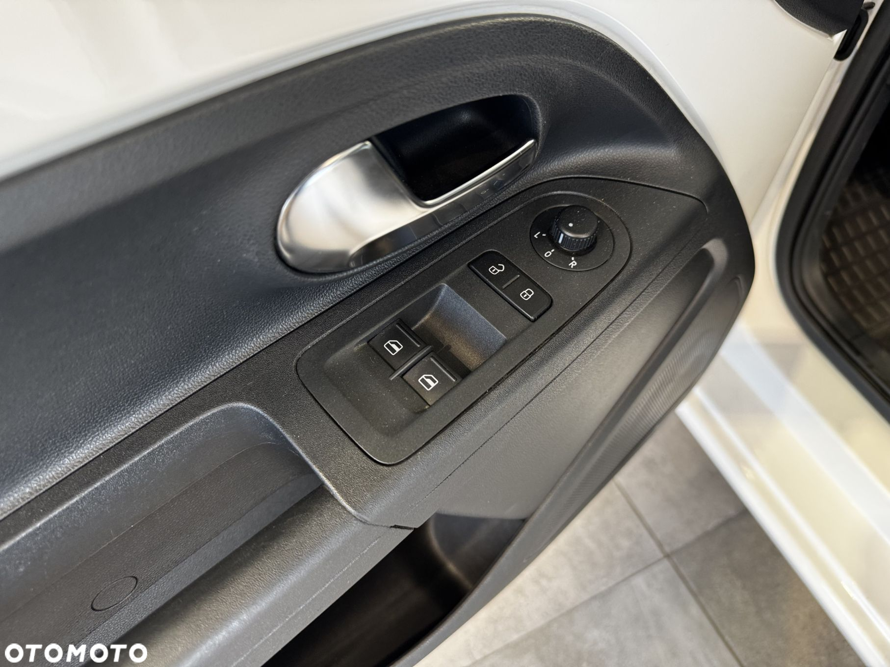 Volkswagen up! - 14