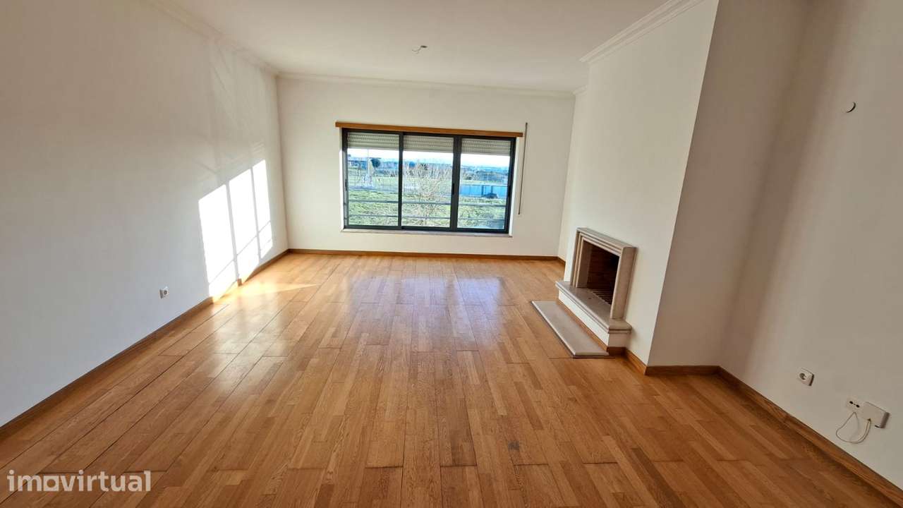 Apartamento T3 com 155m2, arrecadação e lugar  estacionamento Montijo. - Grande imagem: 2/19