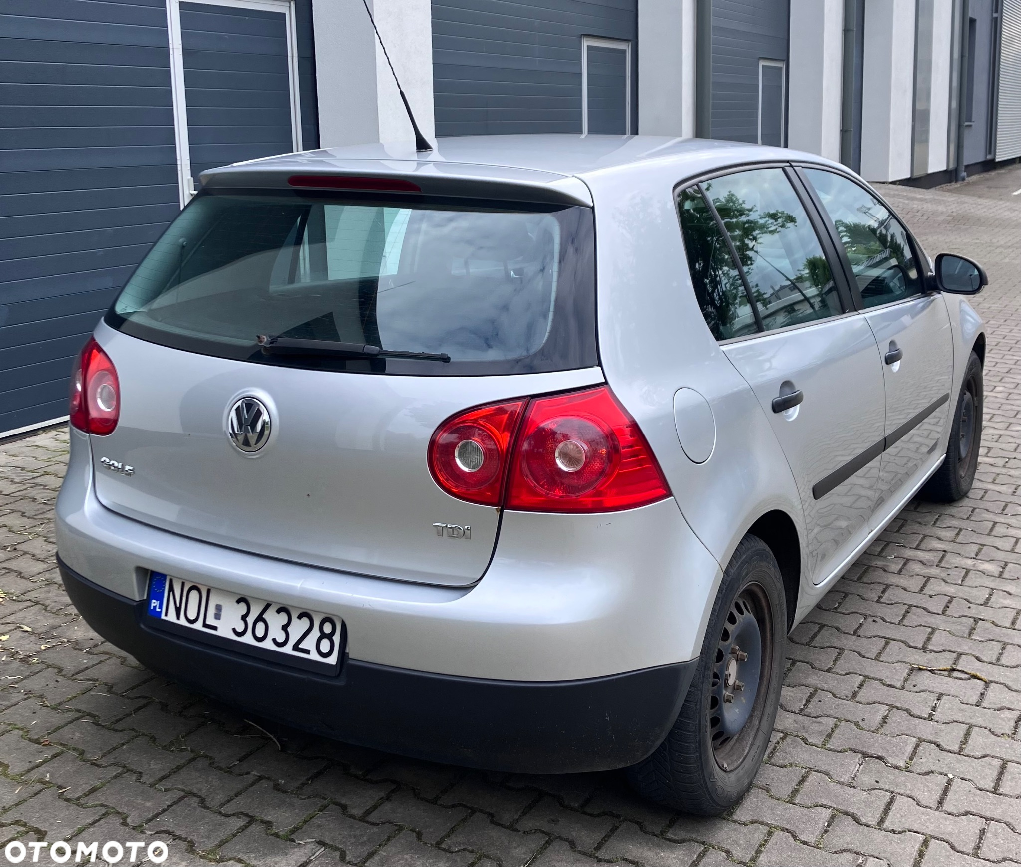 Volkswagen Golf V 1.9 TDI Comfortline - 3