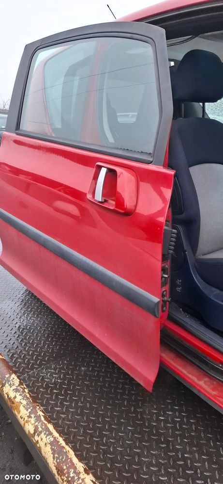 Peugeot 1007 1,4 b 2005 na części - 26