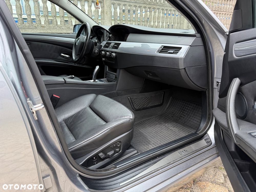 BMW Seria 5 - 30