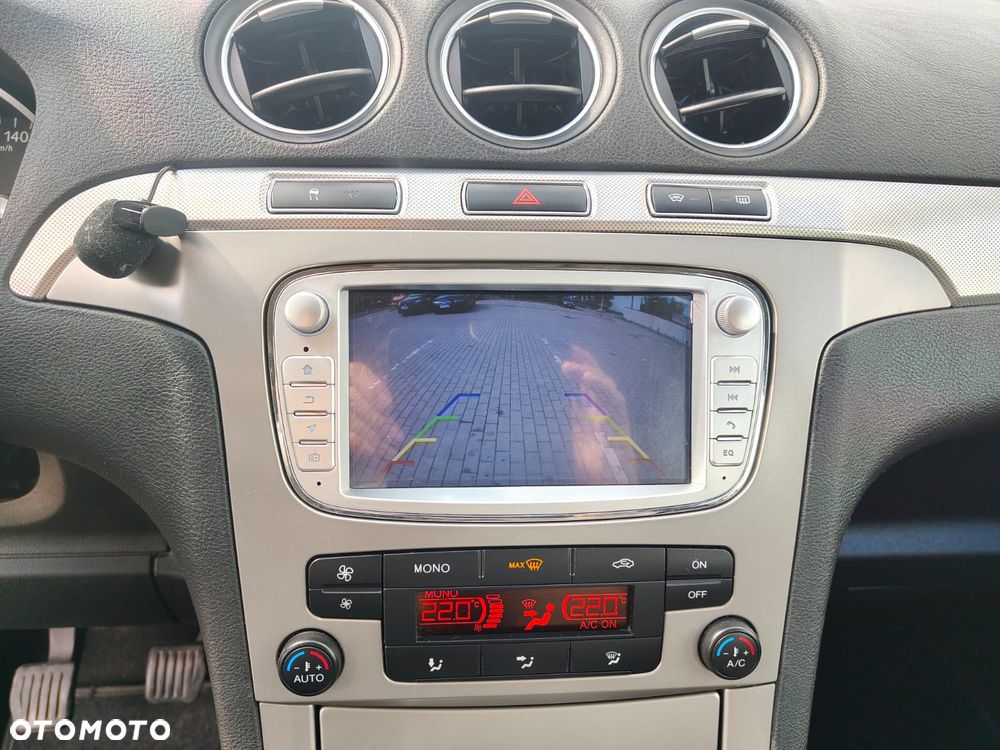Ford S-Max - 17