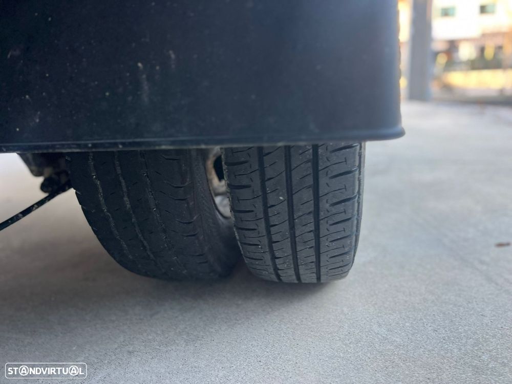 Iveco Daily Contentor com Plataforma - 15