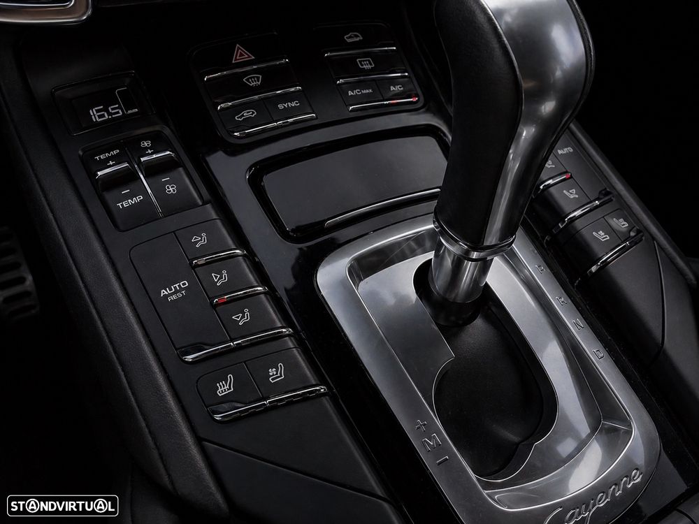 Porsche Cayenne S E-Hybrid Platinum Edition - 24