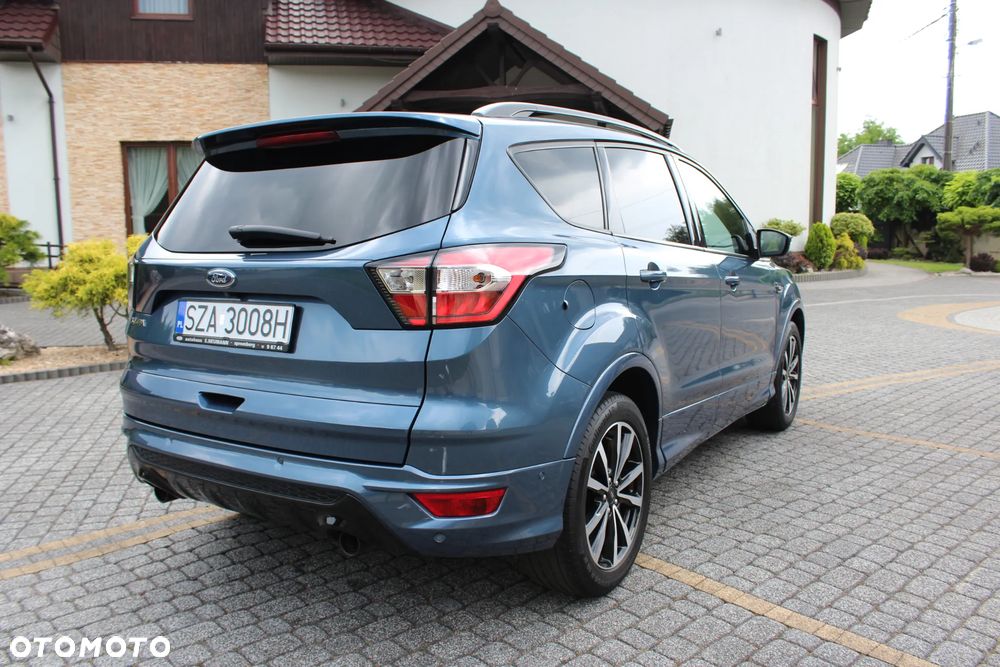 Ford Kuga 1.5 EcoBoost 2x4 ST-Line - 9