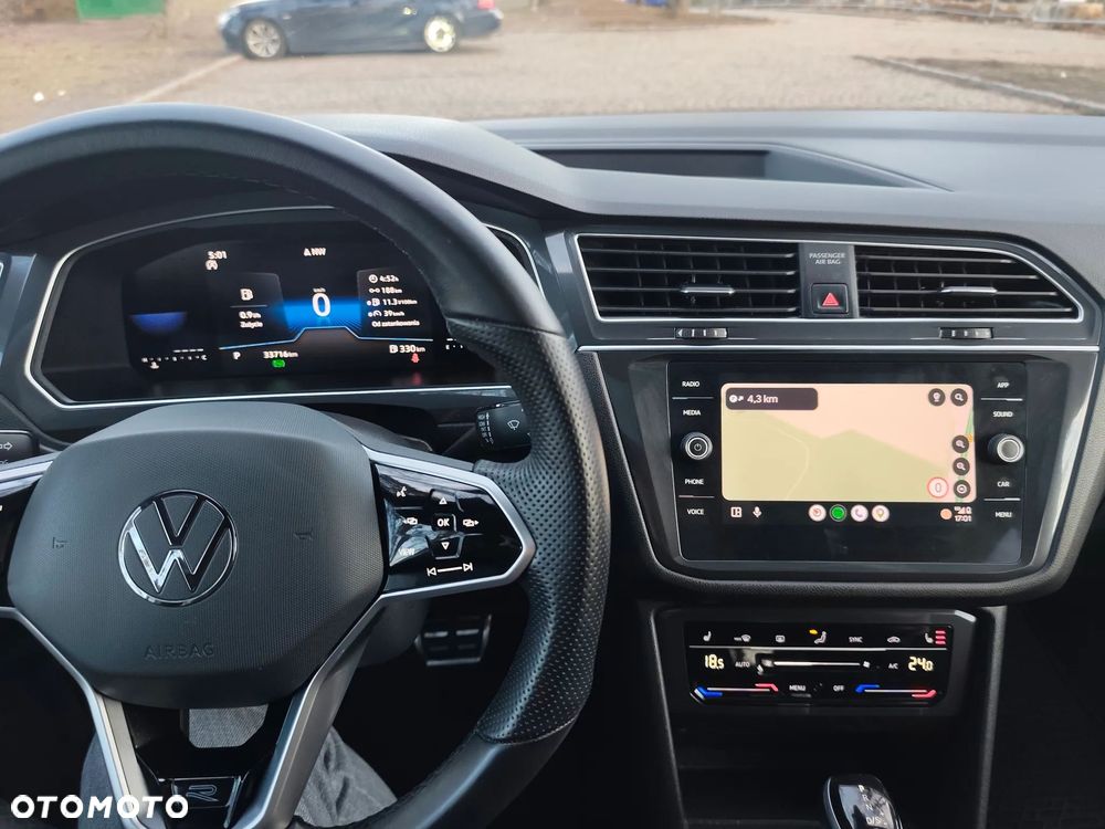 Volkswagen Tiguan - 12
