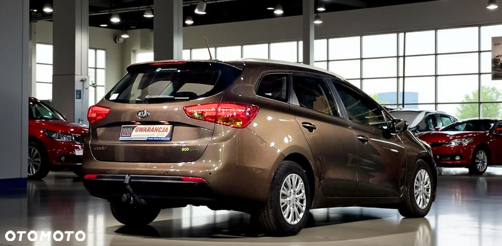 Kia Ceed 1.6 GDI ISG Dream Team Edition - 7