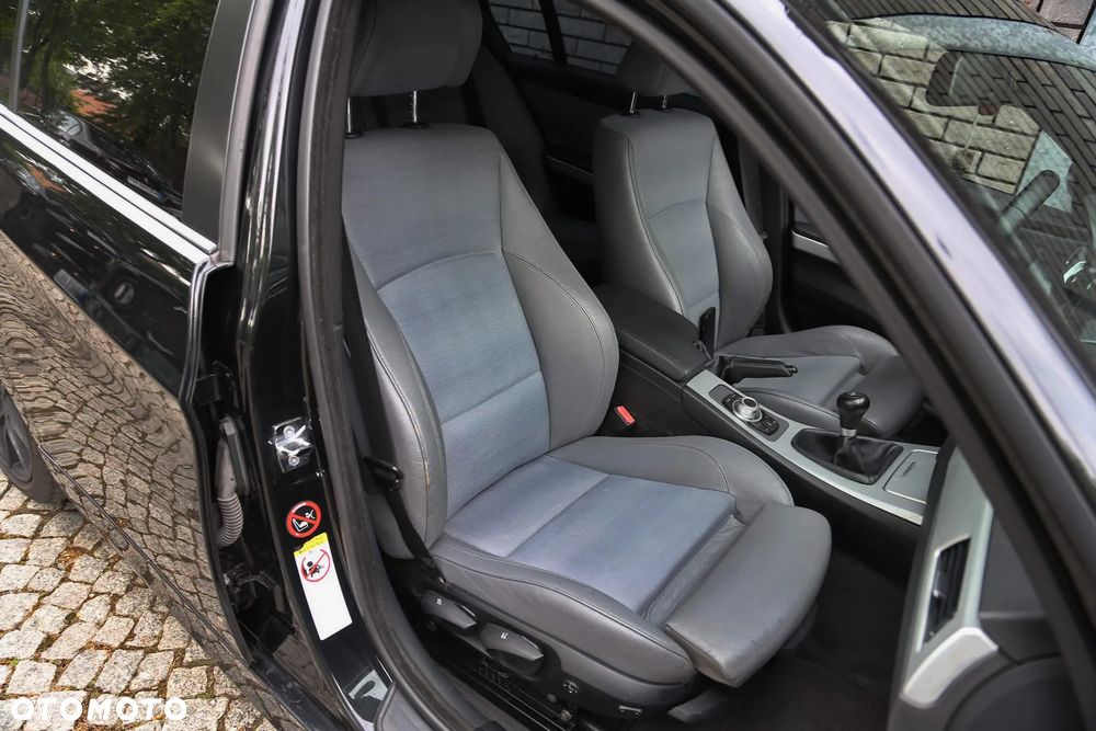 BMW Seria 3 - 33