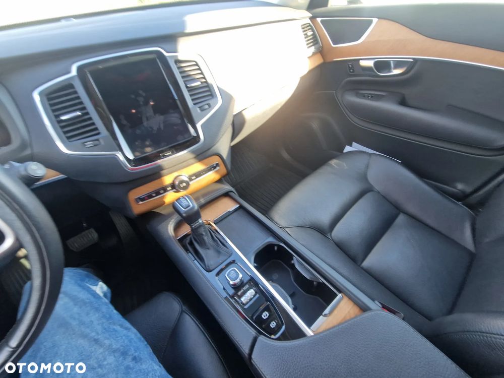 Volvo XC 90 - 20