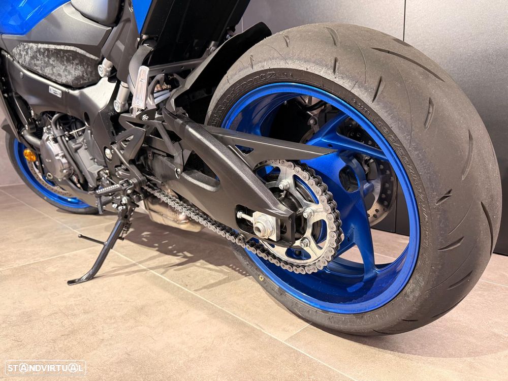 Suzuki GSX - 7