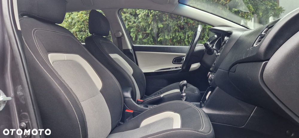 Kia Ceed - 14