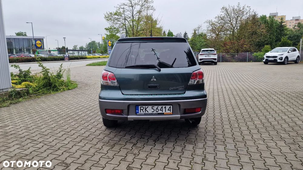 Mitsubishi Outlander 2.4 Intense - 4