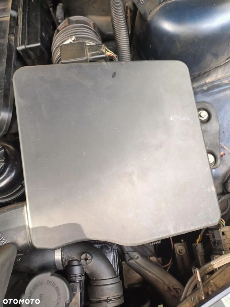 Obudowa filtra powietrza przepływomierz BMW E83 X3 E46 3.0i M54b30 M54 231km