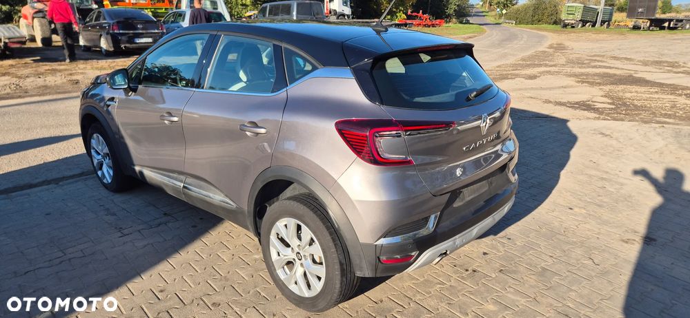 Renault Captur 1.3 TCe mHEV Intens EDC - 8