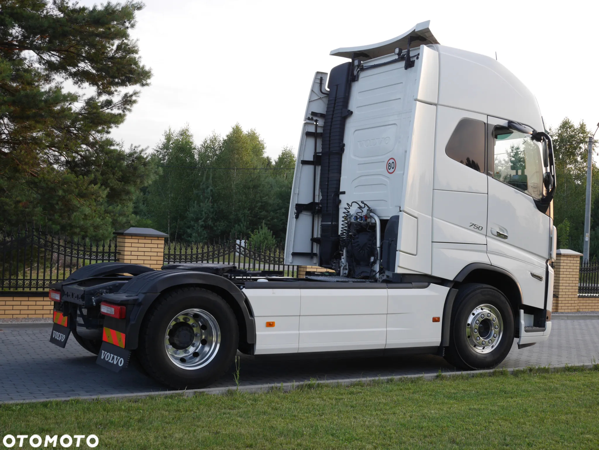Volvo FH 16 750 KM/ XXL / FULL OPCJA/ STANDARD/ EURO-6 - 7
