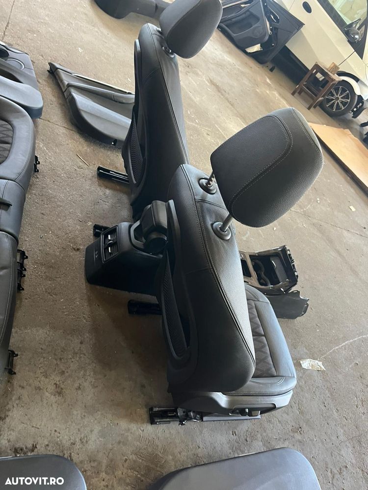 Interior BMW X1 f48 Lci din anul 2021 cu incalzire ,original fara uzura - 9