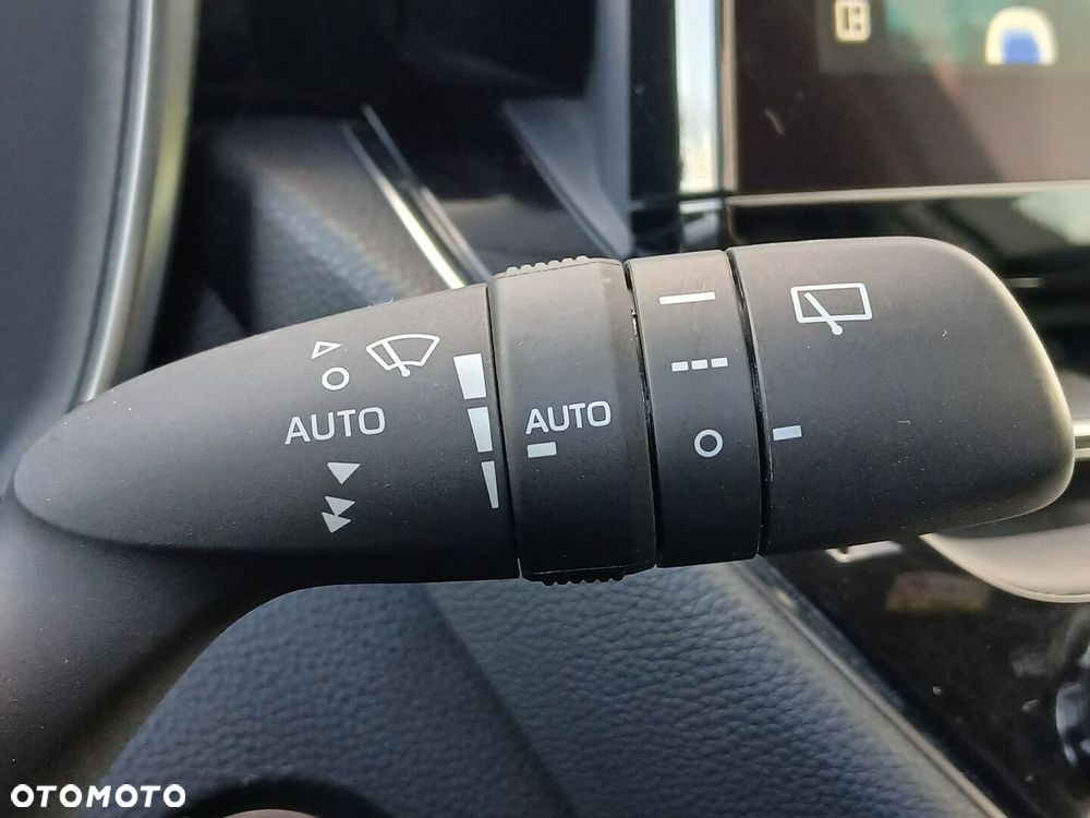 Toyota Corolla 2.0 Hybrid Style - 29