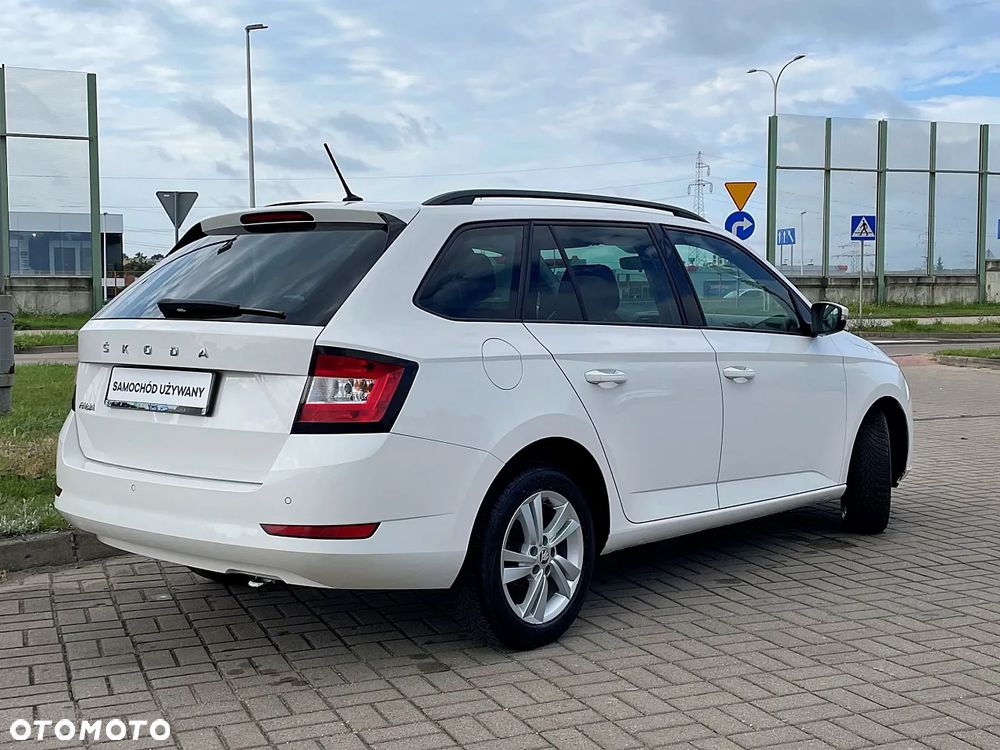 Skoda Fabia 1.0 TSI Ambition DSG - 4