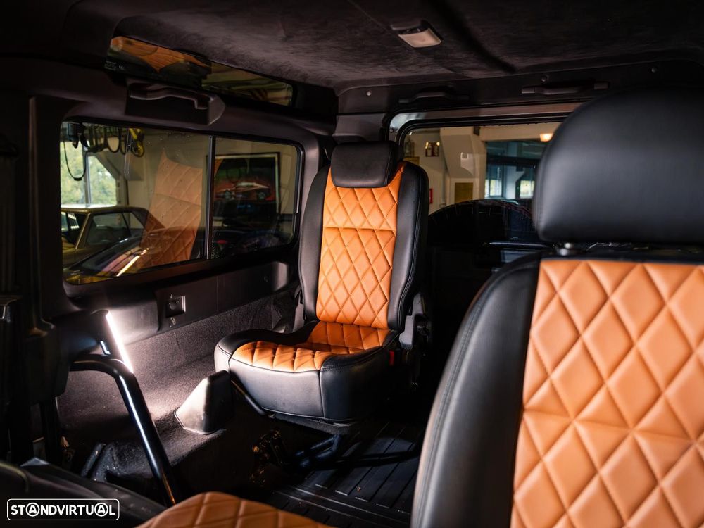 Land Rover Defender - 6