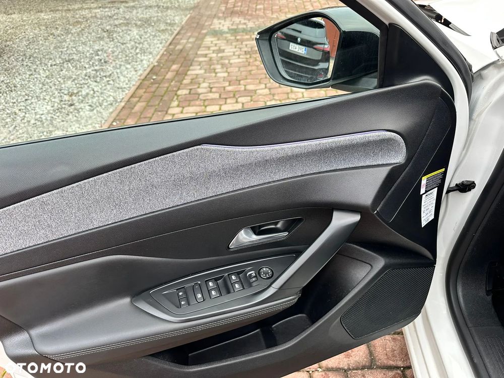 Peugeot 308 BlueHDi 130 EAT8 Allure - 15