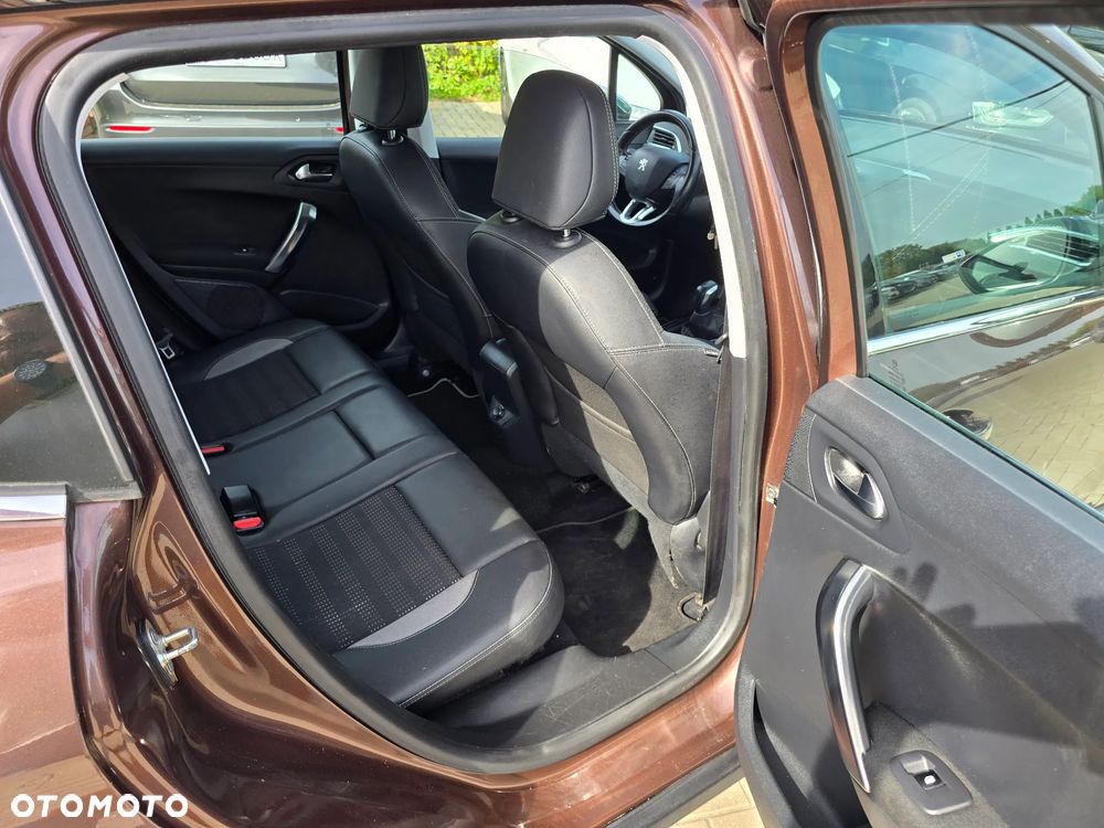 Peugeot 2008 - 10