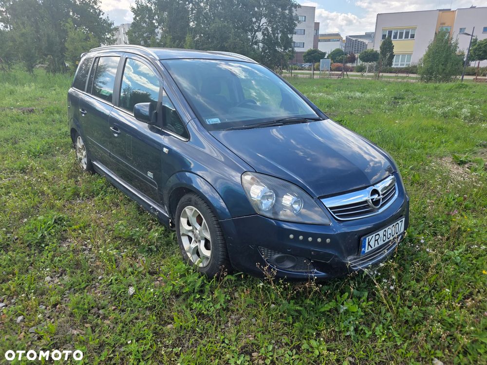 Opel Zafira 2011 photo 2