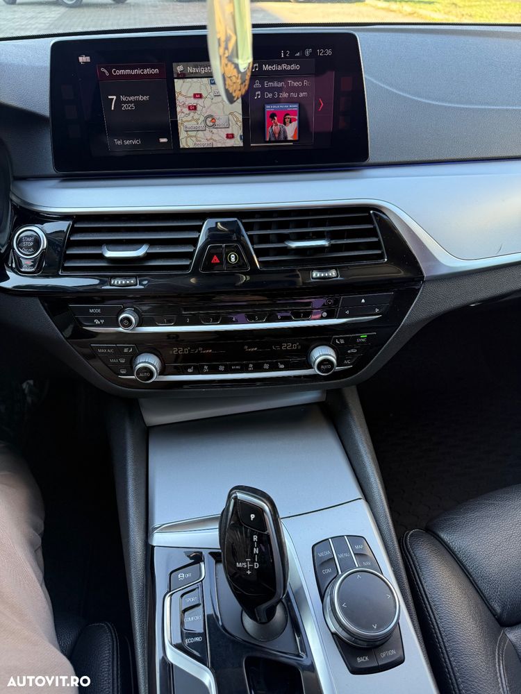 BMW Seria 5 520d Aut. Luxury Line - 14