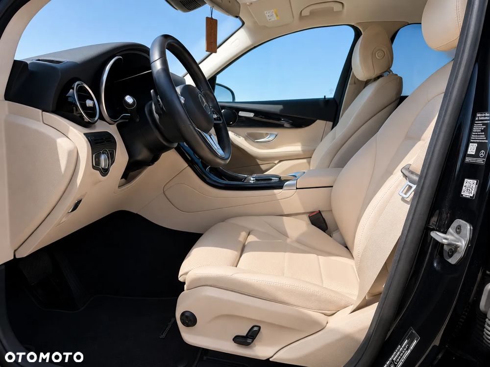 Mercedes-Benz GLC 300 e 4-Matic Business Edition - 11