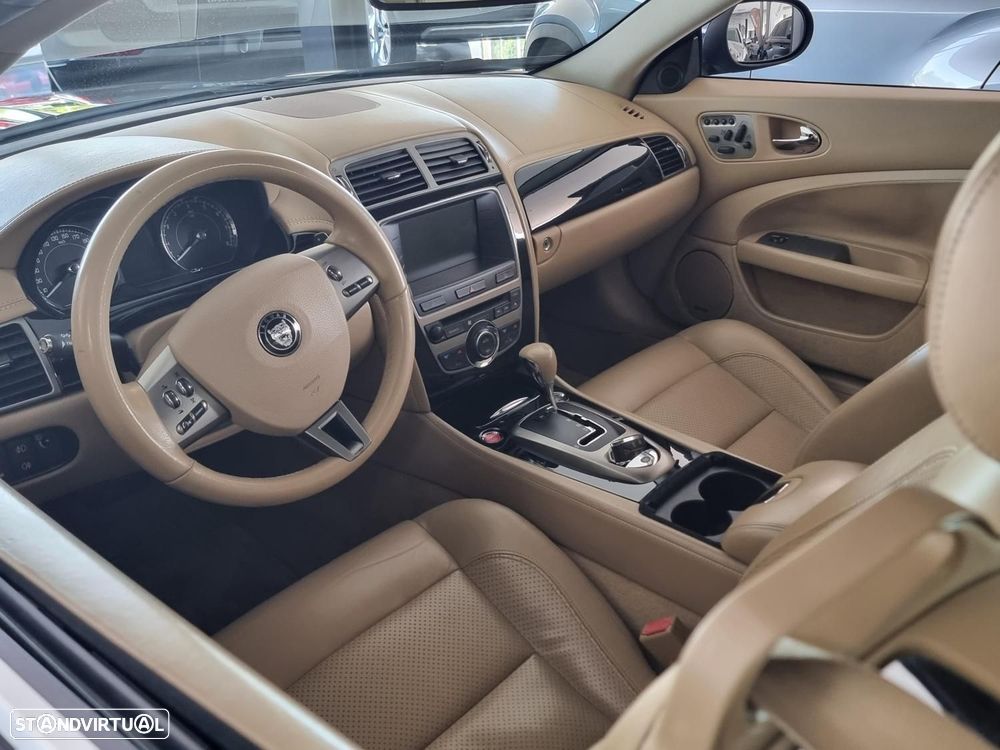 Jaguar XK 4.2 V8 - 11