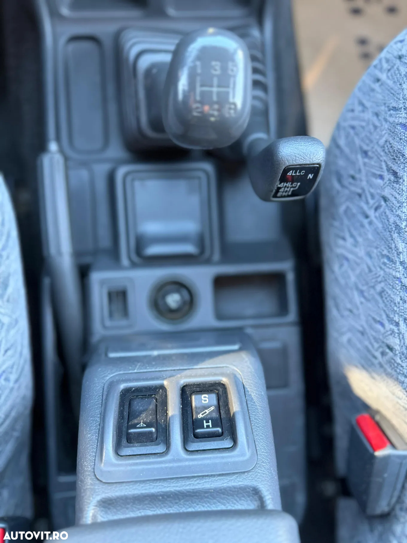 Mitsubishi Pajero - 13