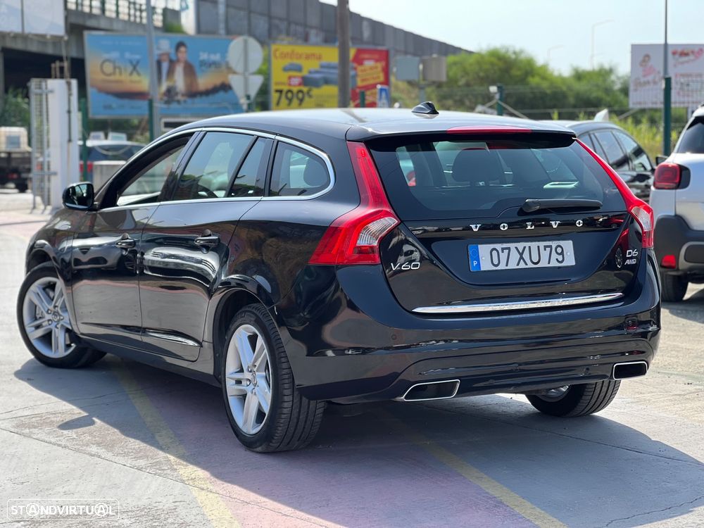 Volvo V60 D6 Plug-In-Hybrid AWD Geartronic Momentum - 2