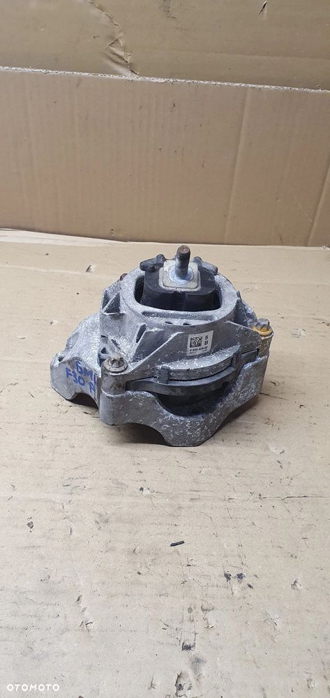 Łapa poduszka silnika prawa BMW 3 F30 F31 1.5 6859408 - 1