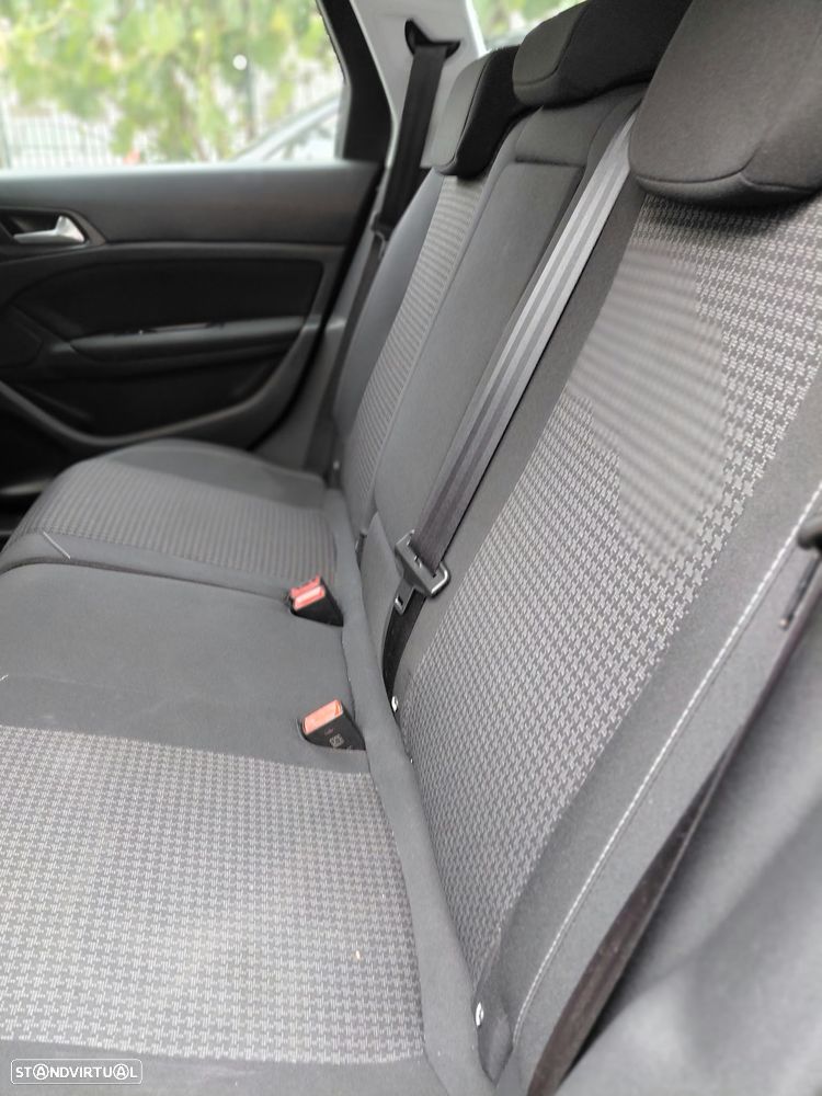 Peugeot 308 SW - 16