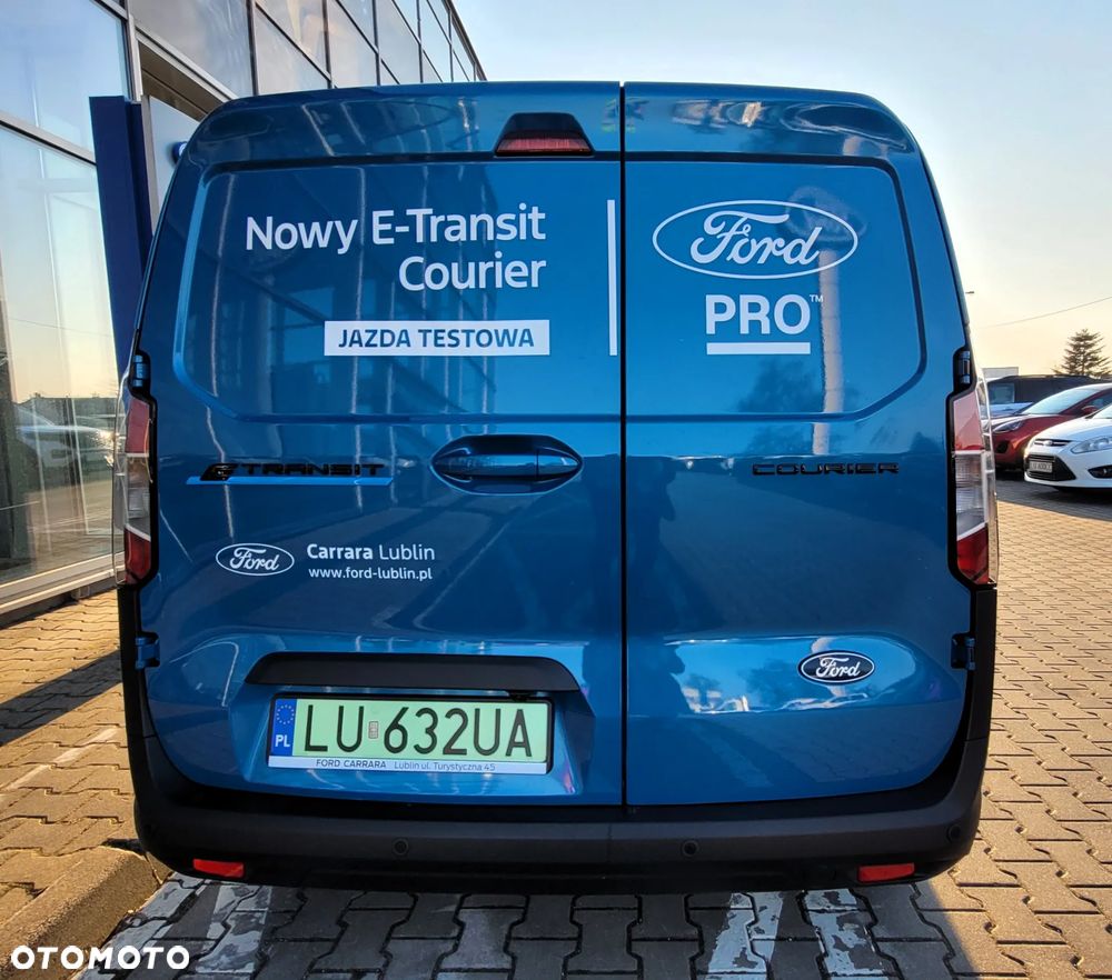 Ford Transit Courier - 8