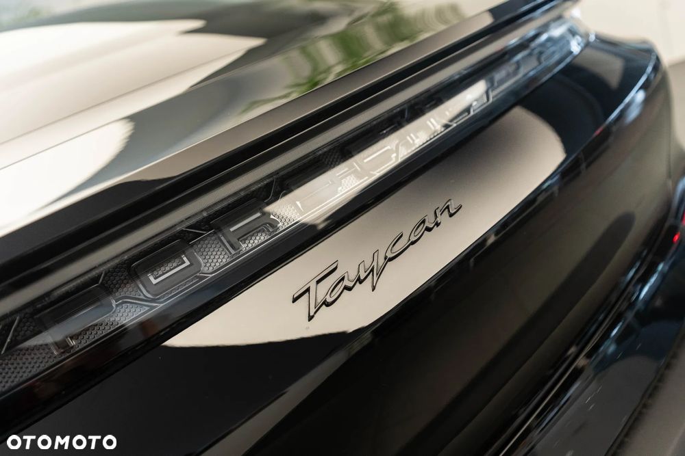 Porsche Taycan 105kWh Black Edition - 34