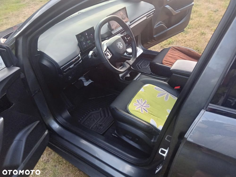 MG 4 Luxury 64 kWh - 9