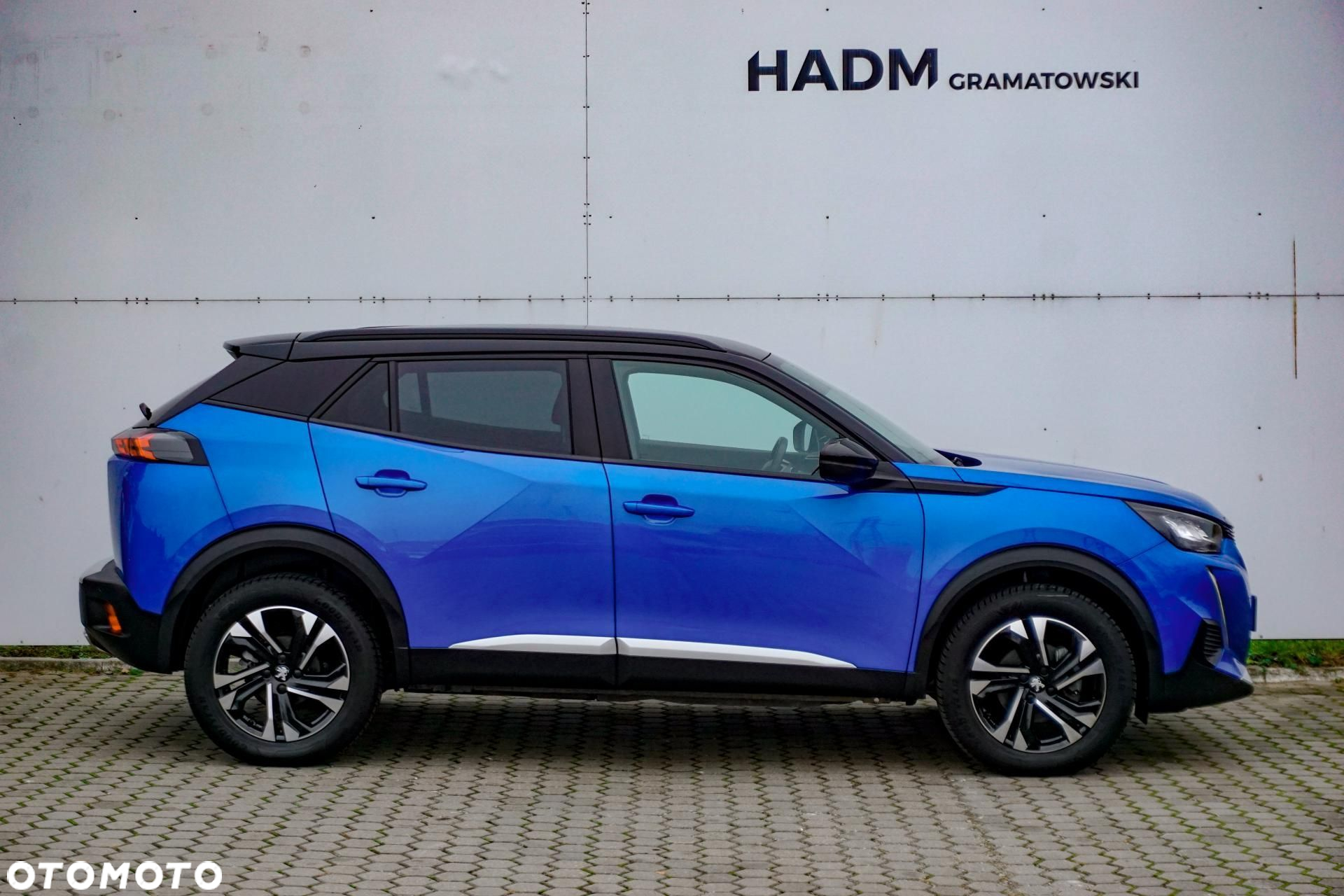 Peugeot 2008 - 8