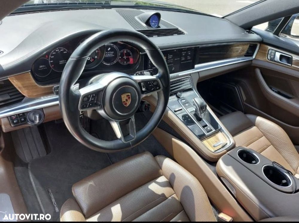 Porsche Panamera 4 - 19