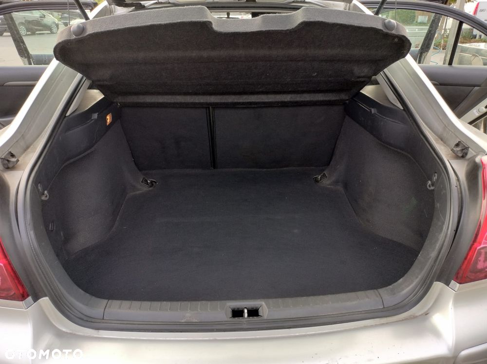 Toyota Avensis - 9