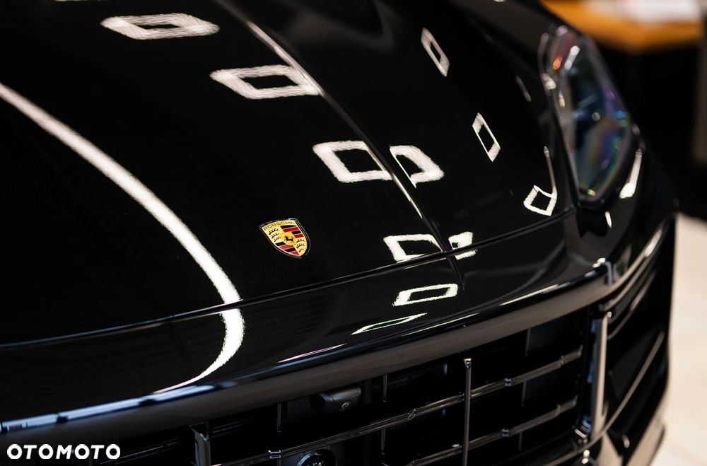 Porsche Cayenne Turbo E-Hybrid PHEV - 5