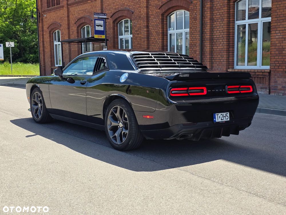 Dodge Challenger - 7
