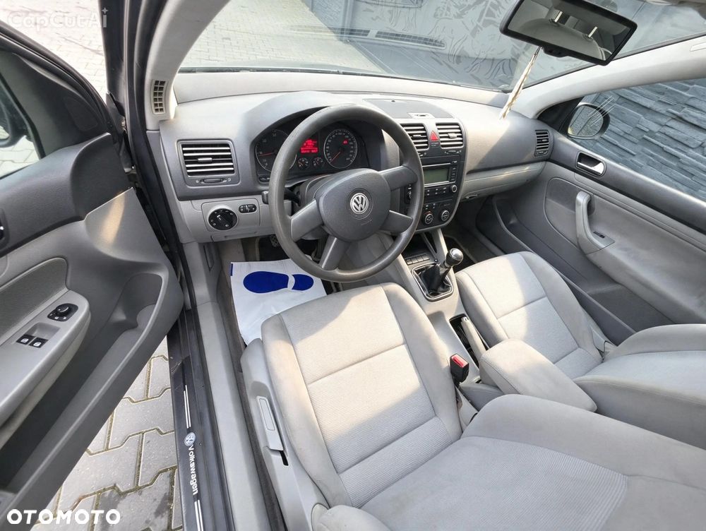 Volkswagen Golf - 5