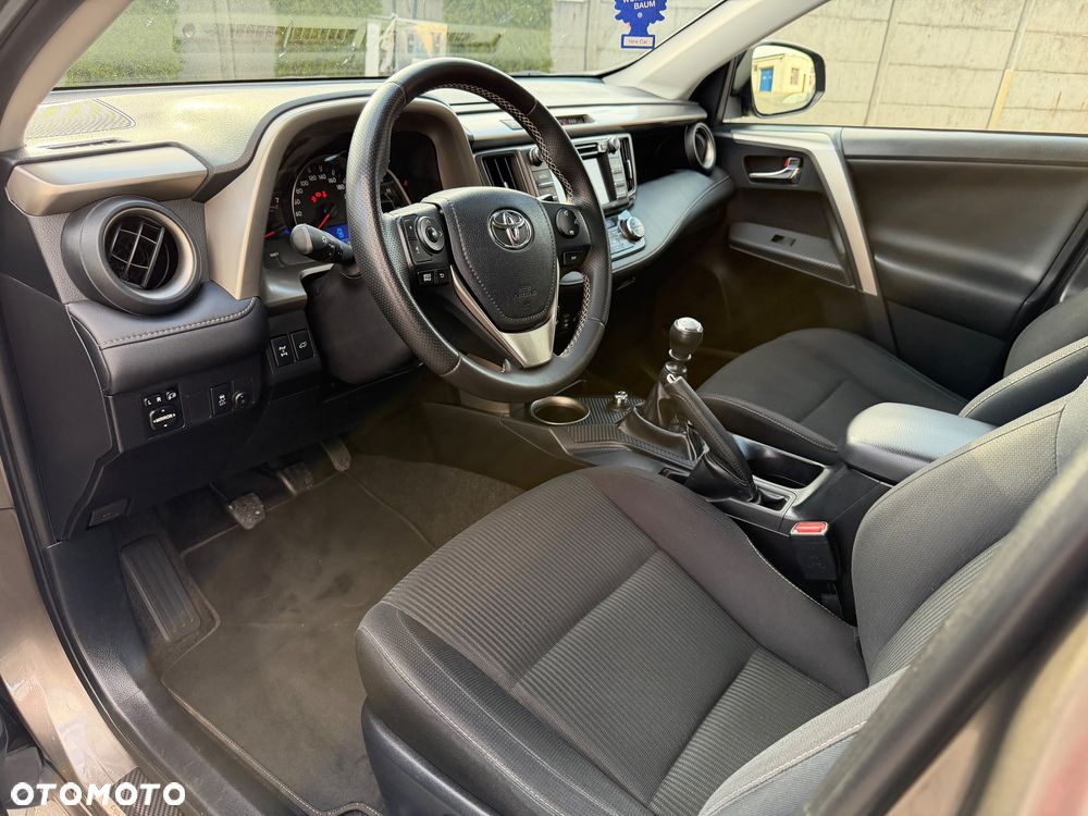 Toyota RAV4 2.0 D-4D Premium 4x2 - 9